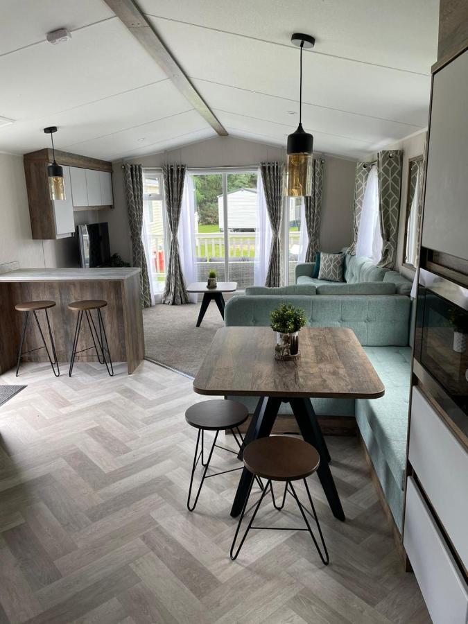 Lazy Bear Lodge Northumberland Swarland Экстерьер фото